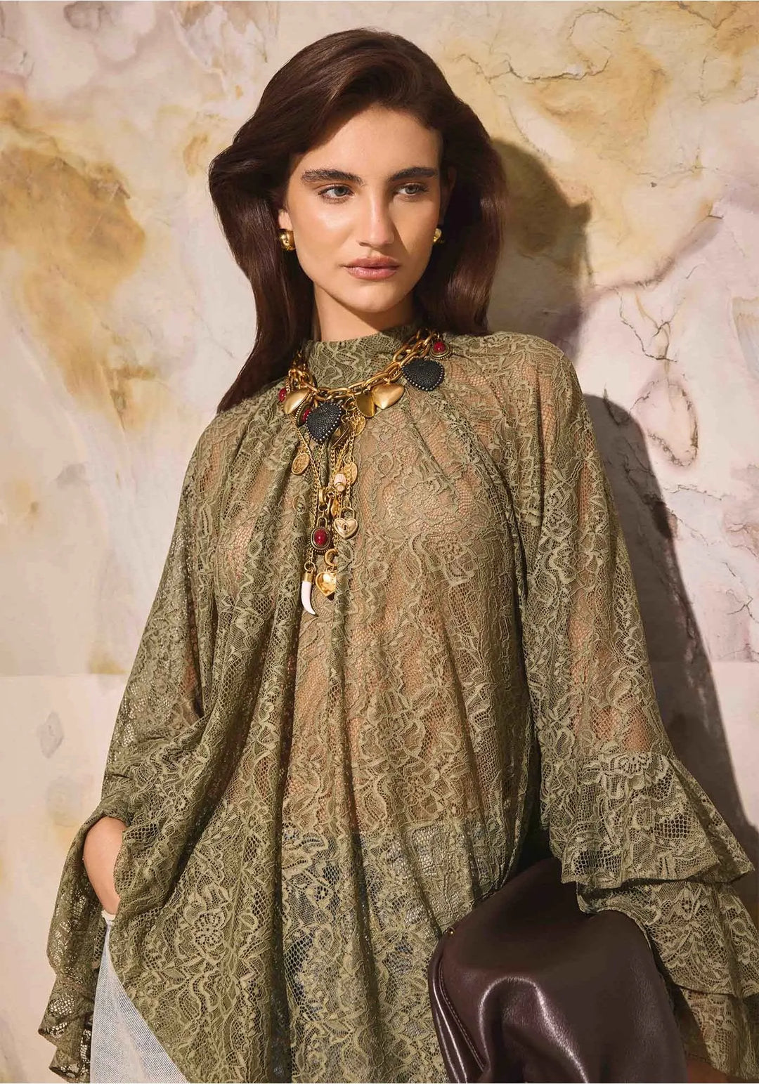 VESTIDO EM RENDA VERDE OLIVA LANÇA PERFUME