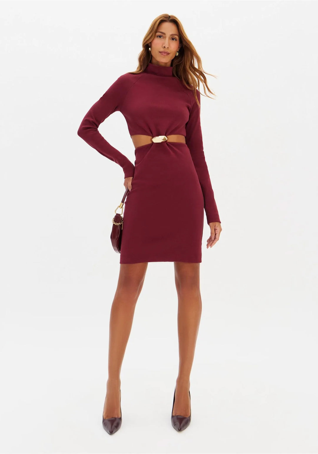 VESTIDO BORDÔ COM RECORTES LATERAIS E APLICAÇÃO DOURADA LANÇA PERFUME