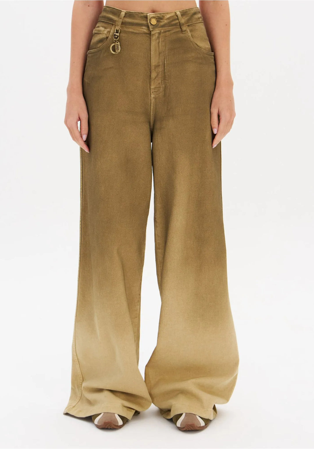 CALÇA DE GANGA VERDE OLIVA BEGE COM LAVAGEM WIDE LEG LANÇA PERFUME