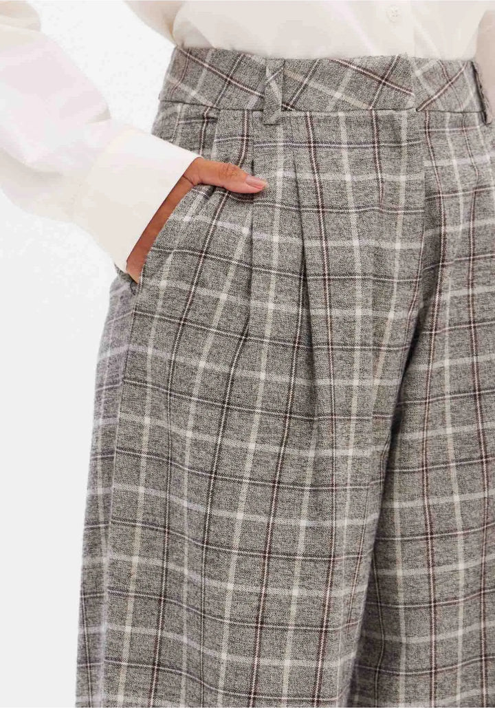 CALÇAS CINZA WIDE LEG DE CINTURA SUBIDA AOS QUADRADOS LANÇA PERFUME