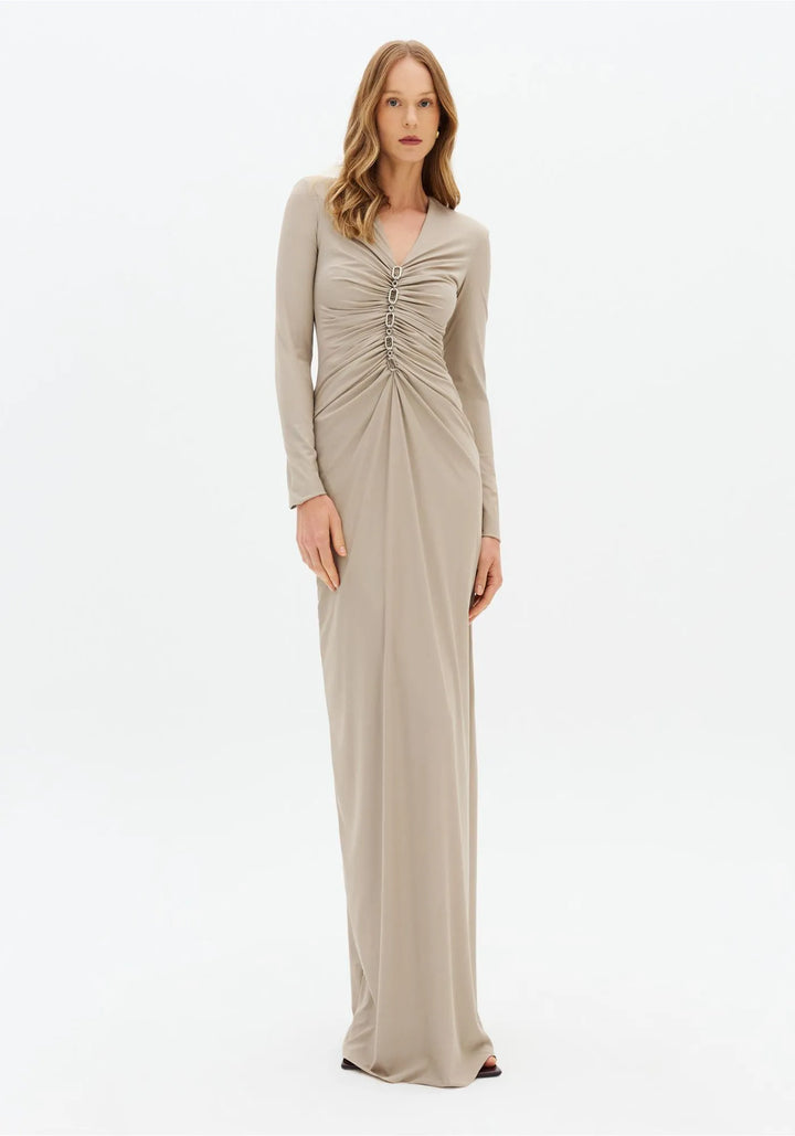 VESTIDO COMPRIDO BEGE COM CORRENTE LANÇA PERFUME