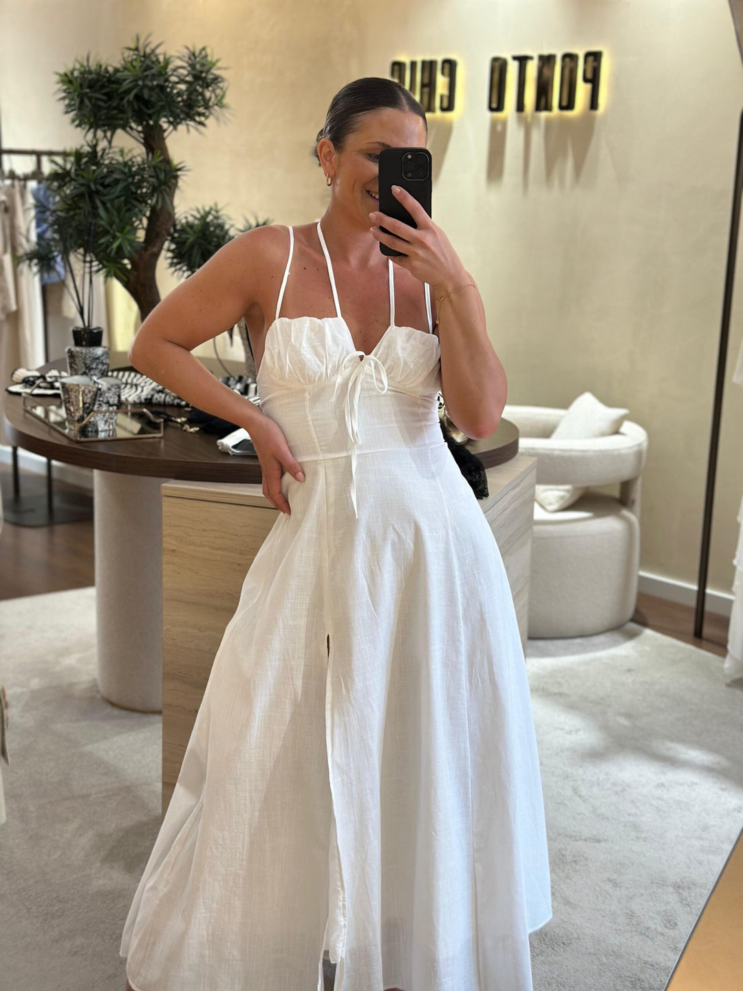 VESTIDO COMPRIDO BRANCO COM RACHA PONTO CHIC