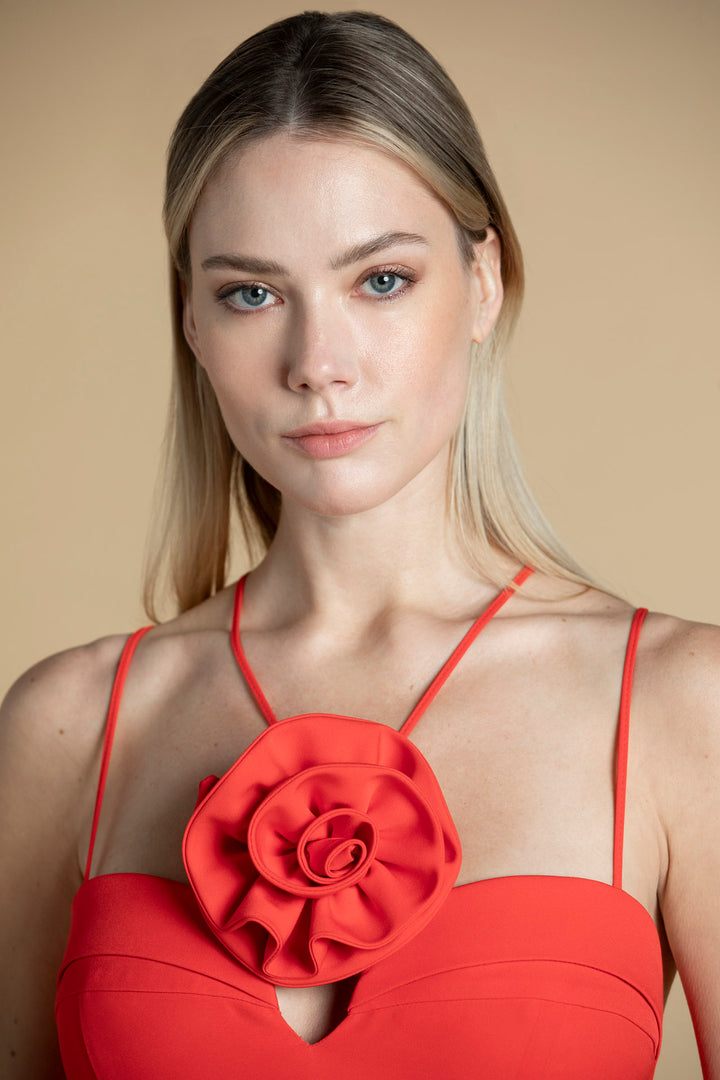 VESTIDO CURTO VERMELHO COM FLOR SAHOCO