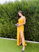 VESTIDO COMPRIDO AMARELO COM DRAPEADO LATERAL E ALÇA FINA PONTO CHIC - Image 4