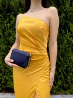 VESTIDO COMPRIDO AMARELO COM DRAPEADO LATERAL E ALÇA FINA PONTO CHIC - Image 5