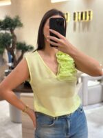 BLUSA VERDE LIMA COM FLOR RINASCIMENTO