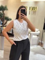 TOP PERFURADO COM DIAMANTES NO SECRETS