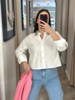 CAMISA CURTA BRANCA COM APLICAÇÕES FRACOMINA