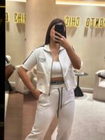 CASACO SPORT BRANCO COM RISCA PRETA GAELLE PARIS