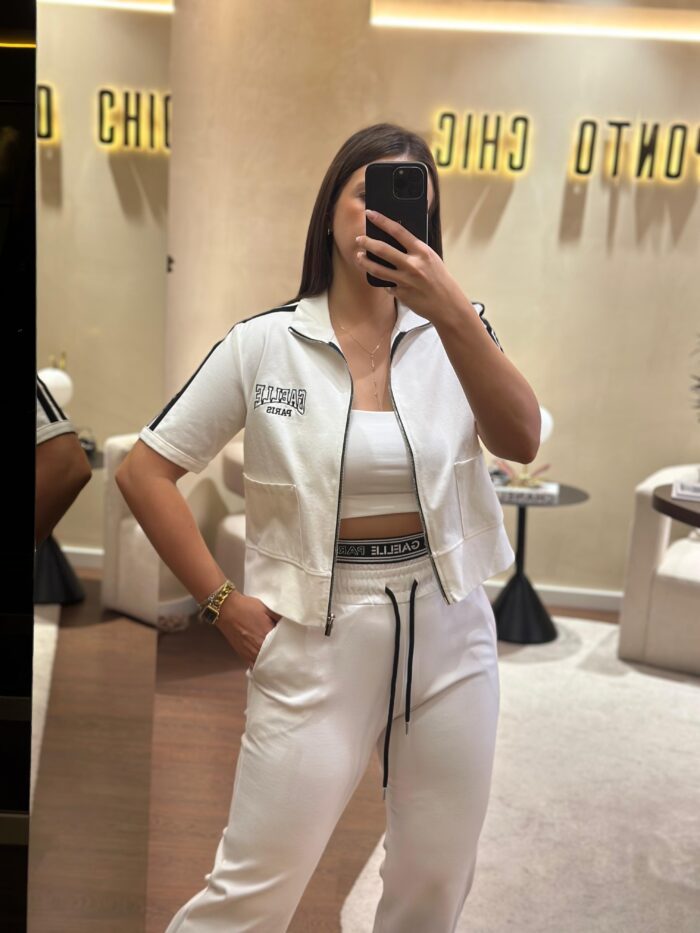 CASACO SPORT BRANCO COM RISCA PRETA GAELLE PARIS - Image 1