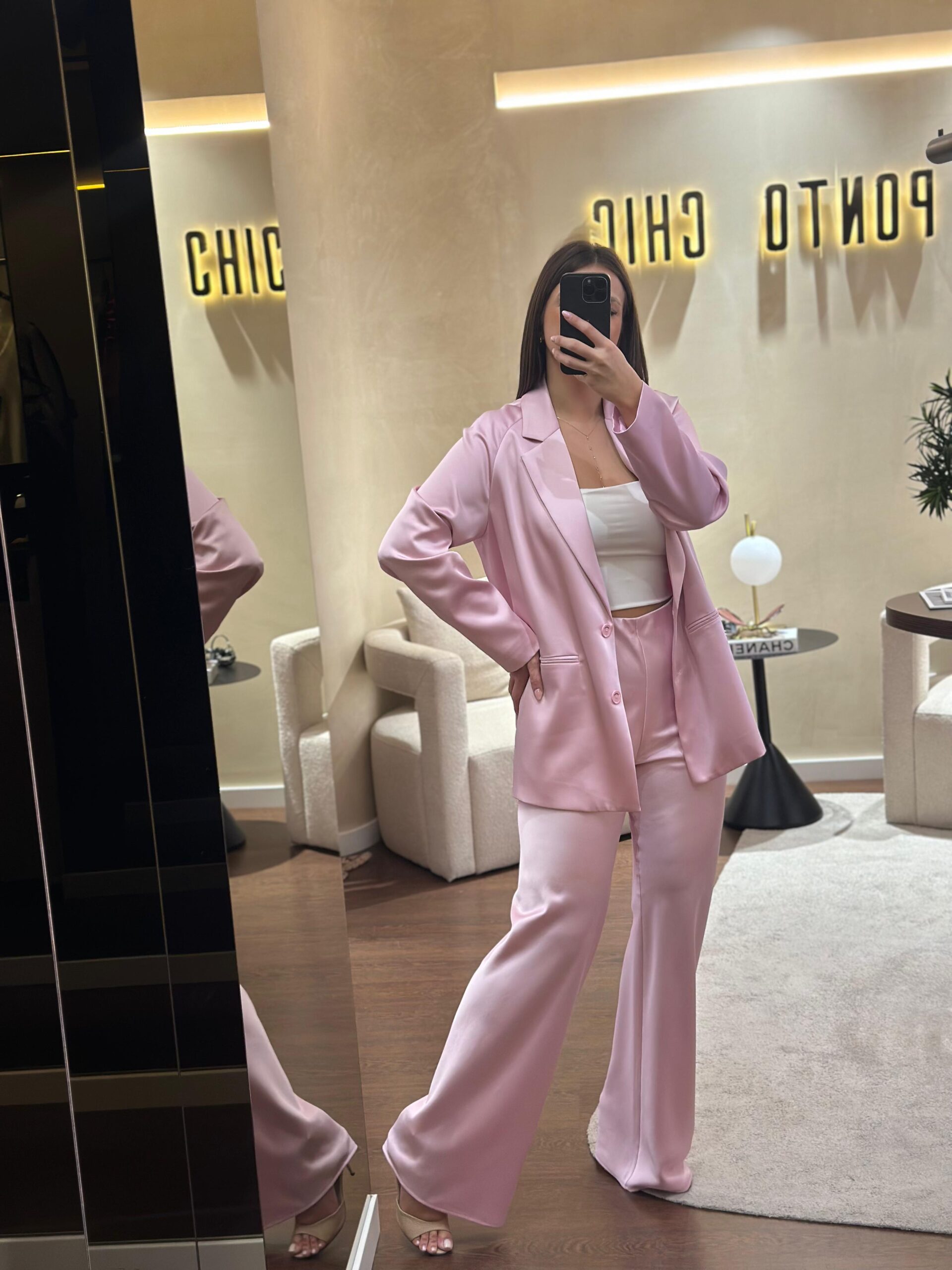 WhatsApp Image 2025-09-19 at 12.58.31 CALÇA TECIDO ACETINADO IMPERIAL - Image 2