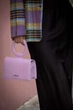 MINI MALA ROSA COM LOGO METAL GAELLE PARIS