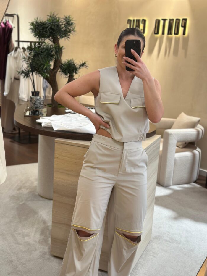 PANTALONA BEGE COM RECORTES NO JOELHO JIJIL - Image 1
