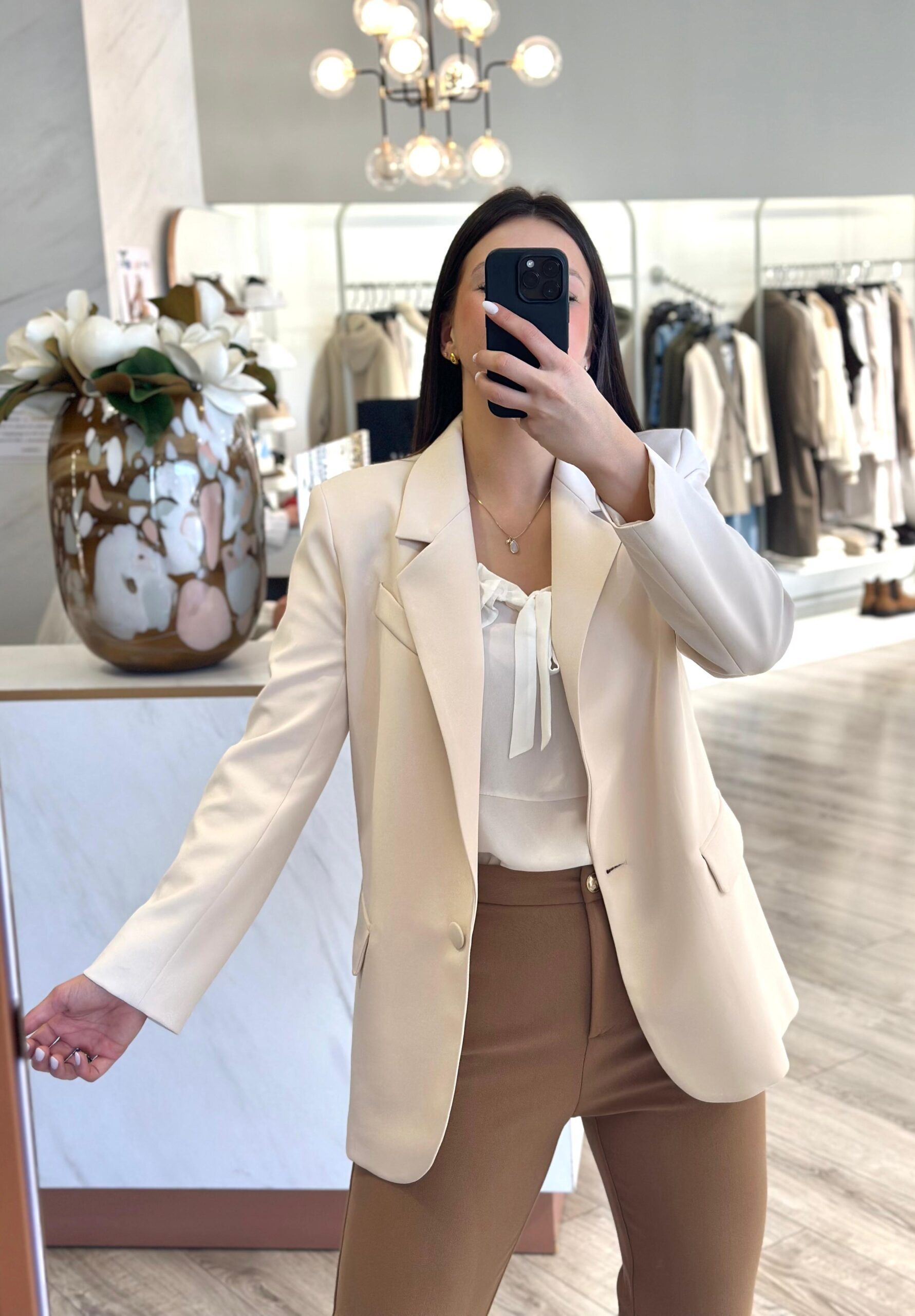 WhatsApp Image 2026-02-22 at 16.49.02 (9) BLAZER BEGE RINASCIMENTO - Image 1