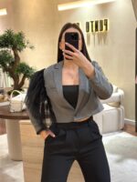 BLAZER CINZA CURTO COM APLICAÇÃO DE TULE RINASCIMENTO