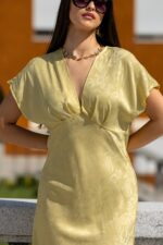 VESTIDO MIDI AMARELO PONTO CHIC - Image 4