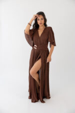 VESTIDO COMPRIDO CASTANHO PLISSADO FRACOMINA