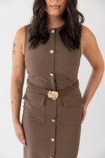 VESTIDO CASTANHO COM FIVELA PONTO CHIC - Image 3