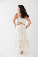 VESTIDO CREME COM BORDADOS PONTO CHIC - Image 7