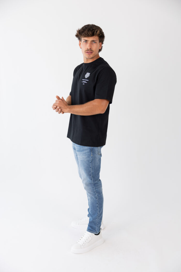 T-SHIRT PRETA  ESTAMPADO TIGRE NA COSTA ANTONY MORATO - Image 3