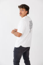 T-SHIRT BRANCA ESTAMPADO TIGRE NA COSTA  ANTONY MORATO