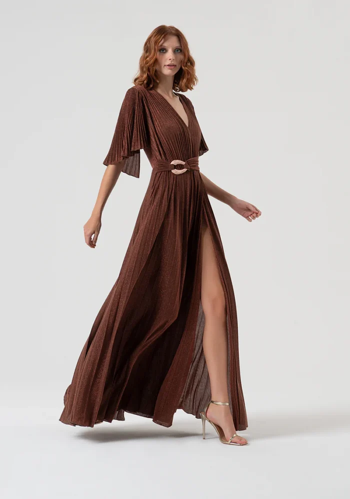 VESTIDO COMPRIDO CASTANHO PLISSADO FRACOMINA - Image 3