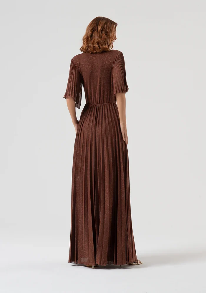 VESTIDO COMPRIDO CASTANHO PLISSADO FRACOMINA - Image 4