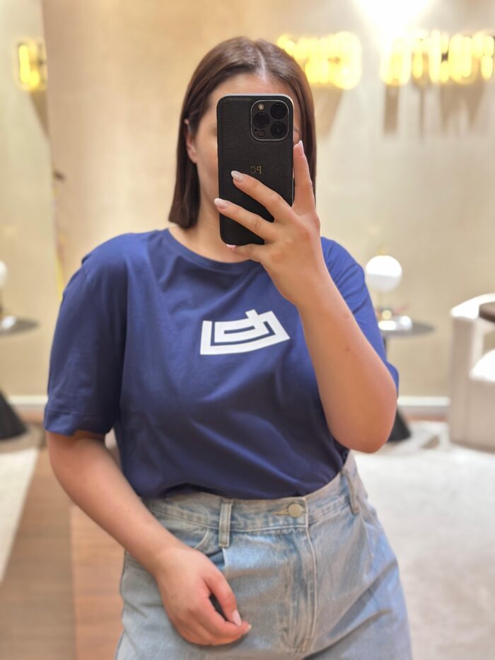 T-SHIRT AZUL COM LOGÓTIPO JIJIL - Imagen 1