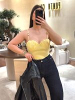 BODY AMARELO COM PREGAS NO DECOTE PONTO CHIC - Image 2