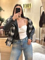 BODY BRANCO COM COM PREGAS NO DECOTE PONTO CHIC