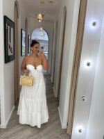 VESTIDO BRANCO FLUÍDO COM FOLHOS PONTO CHIC