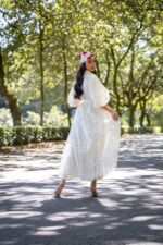 VESTIDO CAMSIEIRO BEGE EM TULE PONTO CHIC - Image 3