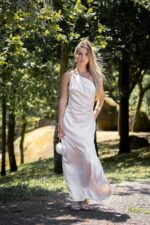 VESTIDO BEGE SÓ DE UM OMBRO PONTO CHIC