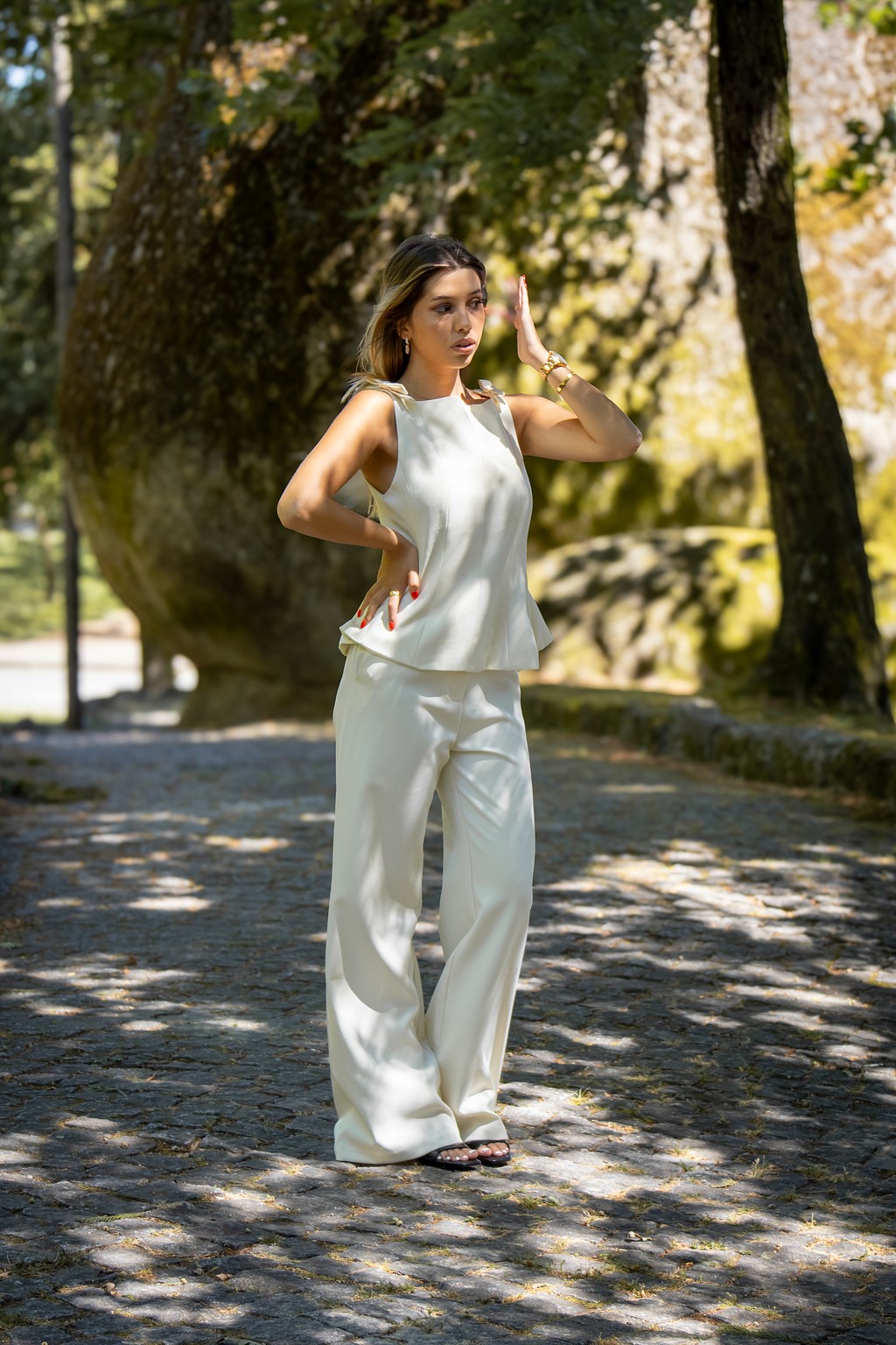 galleries_1145a48b-8f34-462e-b3d2-57d6fe1412a0_b85c4c32-b3c7-45a8-9b67-d86611178675_v2__thumb_m CONJUNTO TOP E PANTALONA AMARELO MANTEIGA PONTO CHIC - Image 1