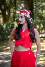 TOP VERMELHO COM BOTÕES DOURADOS SAHOCO