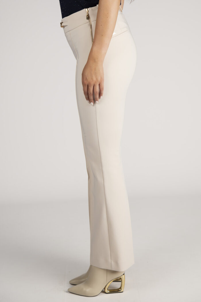 CALÇA BEGE COM CORRENTE SILVINA CAMPOS - Image 3