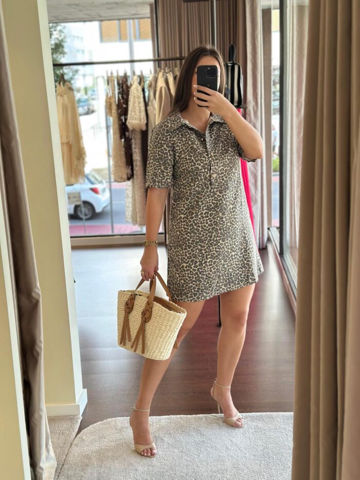 VESTIDO ESTILO CAMISEIRO ANIMAL PRINT PONTO CHIC - Image 3