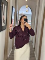 CAMISOLA BORGONHA COM LANTEJOULAS RUGA - Imagen 2