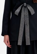 BLAZER PRETO COM DETALHE DE BRILHOS LANÇA PERFUME - Imagen 2