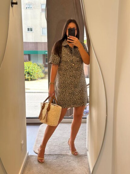 VESTIDO ESTILO CAMISEIRO ANIMAL PRINT PONTO CHIC