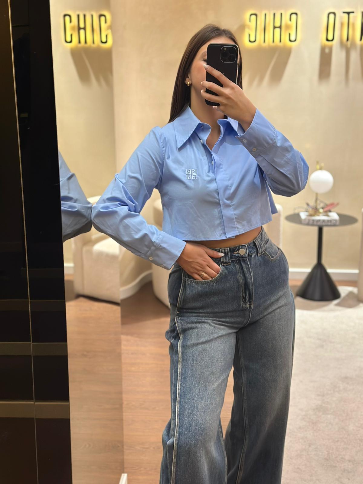 WhatsApp Image 2025-10-16 at 17.58.31 CAMISA AZUL CROPPED LANÇA PERFUME - Image 1