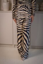 CALÇA WIDE LEG ESTAMPADA LANÇA PERFUME - Imagen 2