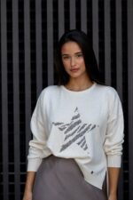 CAMISOLA OVERSIZED COM STRASS DE ESTRELA RUGA