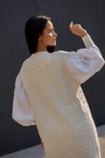 VESTIDO DE MALHA COM MANGA EM TECIDO RUGA - Image 2