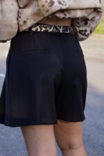 SAIA CALÇÃO PRETA COM CINTO ANIMAL PRINT IMPERIAL - Image 6