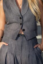 COLETE CINZENTO COM LAPELA IMPERIAL - Image 2