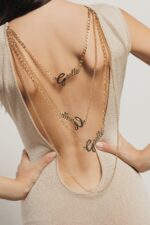 TOP COM DETALHE NAS COSTAS GAELLE PARIS - Image 2