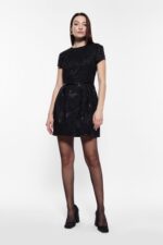 VESTIDO PRETO ESTRUTURADO JCAQUARD COM BRILHO IMPERIAL