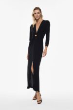 VESTIDO PRETO COM DETALHE DE ARGOLA IMPERIAL
