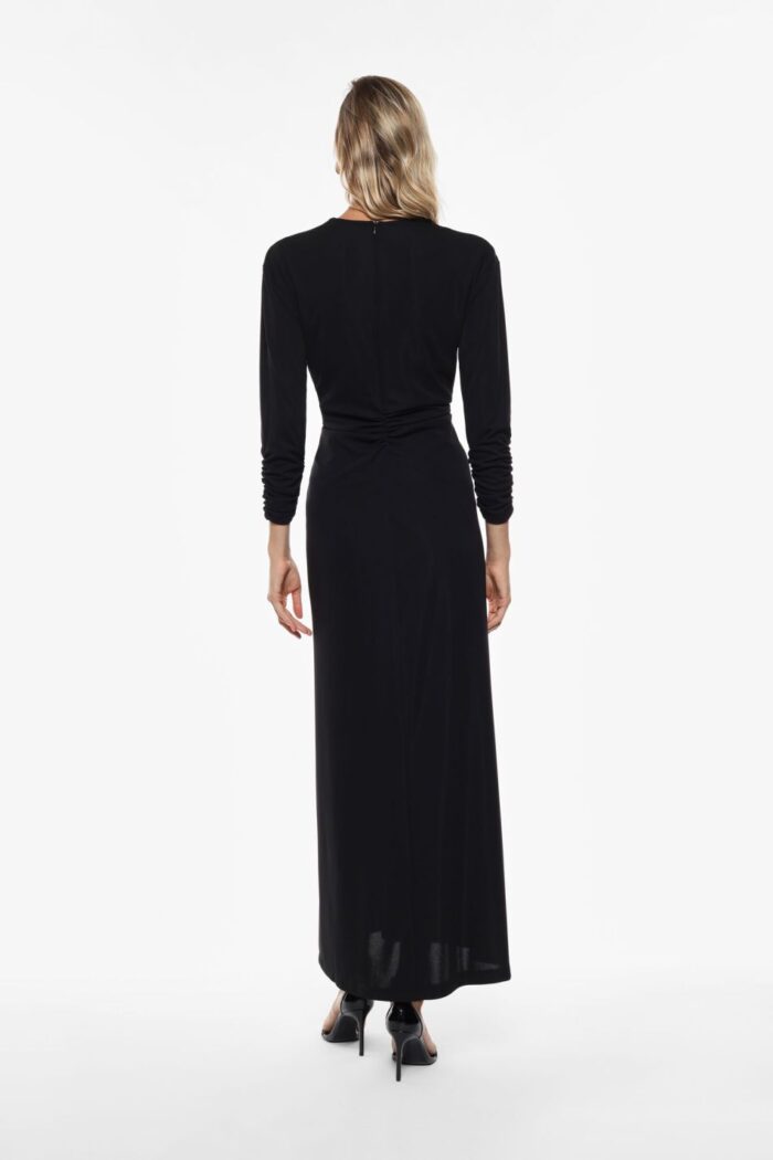 VESTIDO PRETO COM DETALHE DE ARGOLA IMPERIAL - Image 4